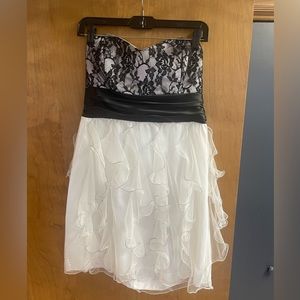 Roberta Black/Cream Juniors Ruffled Party Cocktail Dress